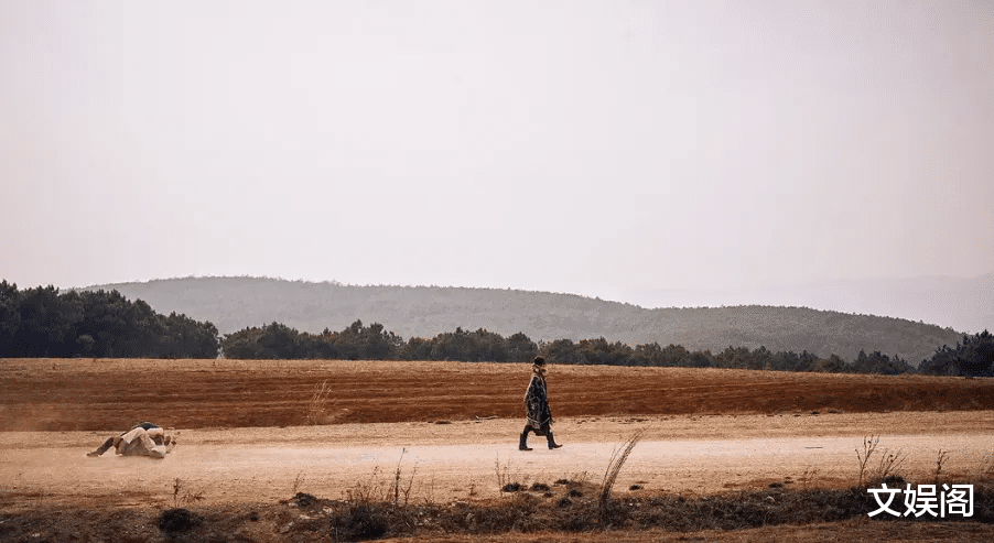 明明是个很压抑的打拐题材，但你绝对想不到，这部片子如此“爽”