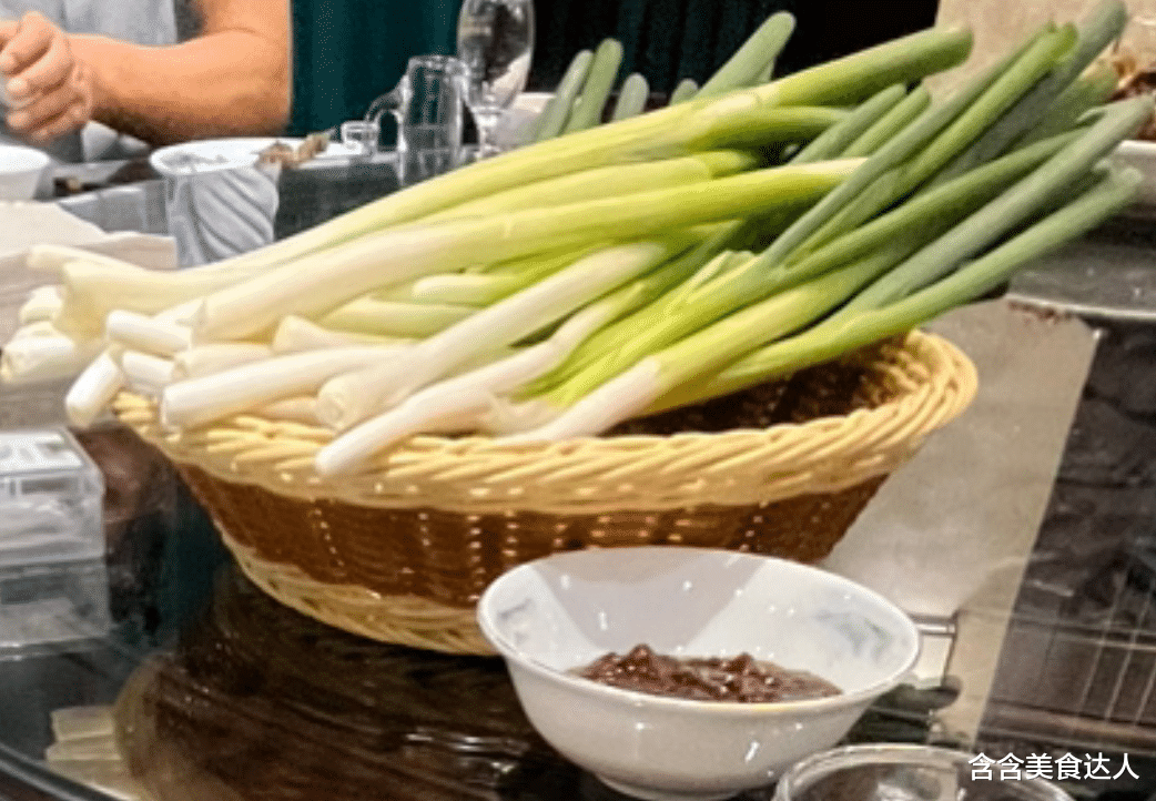 山东酒桌上的六道“硬菜”,每一道皆是经典,看看你都吃过吗?