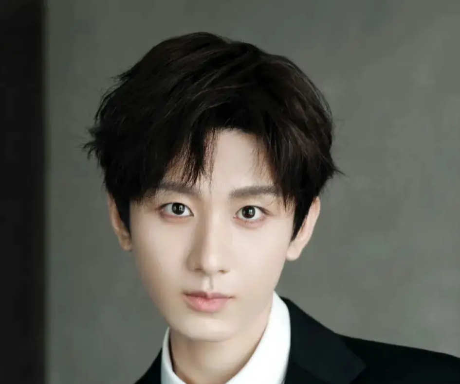 杨紫邓为恋情、王星越单身真相、王思聪认女风波、田曦薇转型之路