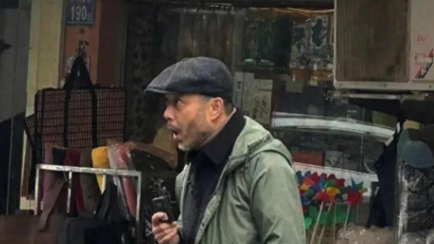 49岁汪涵现状堪忧：像被白骨精吸干了阳气，驼背白胡子像七旬老头