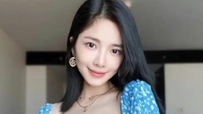 万万没想到！杨天真竟因“身材”登上热搜，浑身肥肉却极度自信