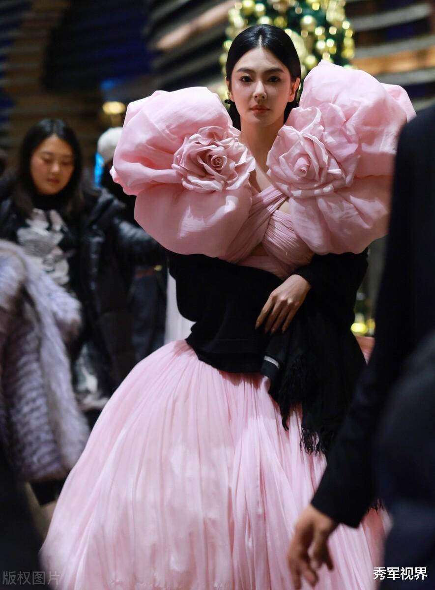 张雨绮婚纱曝光！四年等爱，谁将成为她的真命天子？