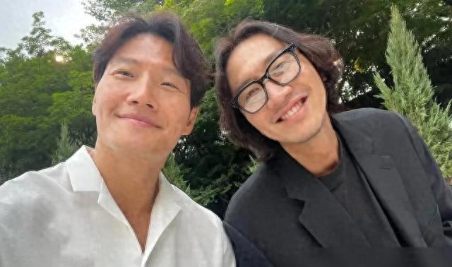 离开《RM》后金钟国还是最重要的人!李光洙自爆帮他取的手机暱称