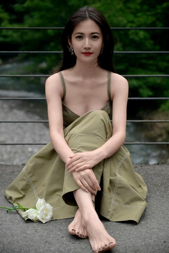 陈钰琪,山花烂漫不如伊人销魂