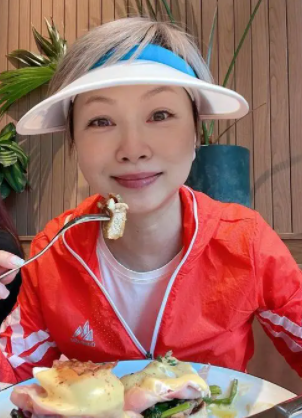 刘畊宏在苏州买一平1.5万的别墅,孩子在镇上读书,叹:比上海好