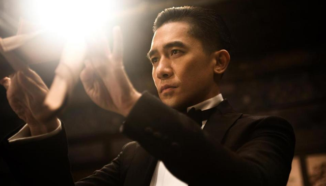 62岁梁朝伟终于官宣好消息，全网恭喜：这一天，他已经等了42年