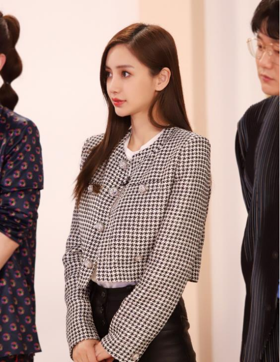 Angelababy:公益大咖还是炒作达人?网友吐槽,简直嗨翻天!