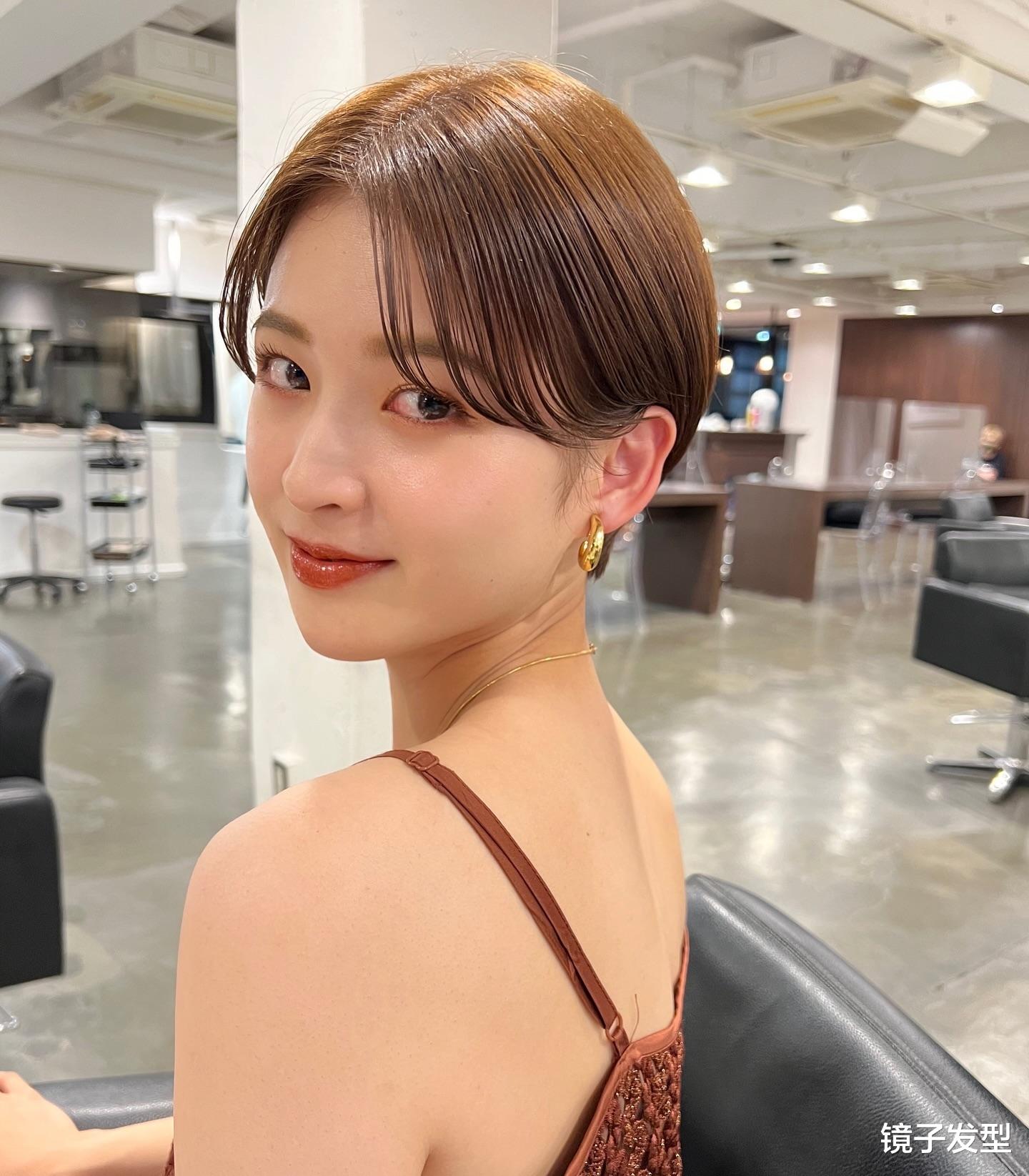挂耳女士短发，尽显精致魅力
