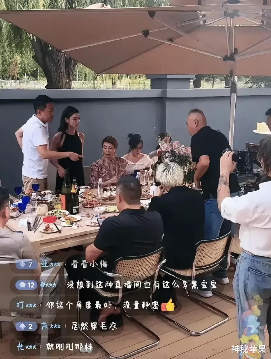 具俊烨隆重庆祝56岁生日,大S跟汪小菲角色置换,她真配不上好的