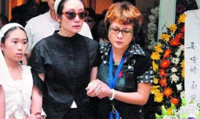 原来他早已离世！患癌化疗5次后病逝，爱妻的做法令人破防