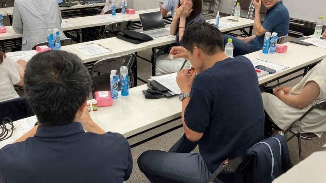 日本社畜体味引发全网热议，办公室变成“臭气熏天”？你能忍受吗？