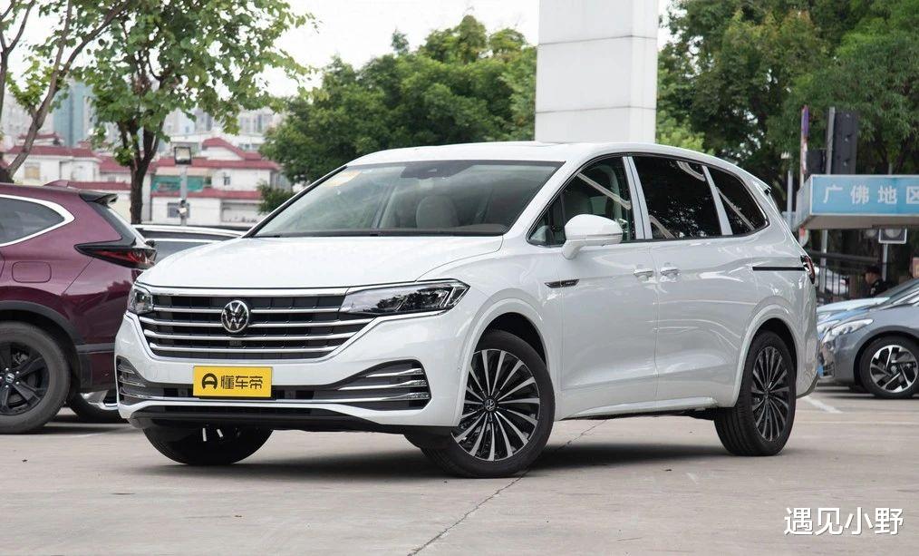 大众威然从18.68万降至10.88万，2.0T商务MPV，简直是价格屠夫
