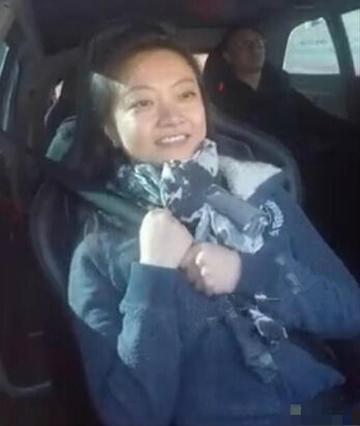 姜珊：被爸爸姜昆掐断明星梦，因一段相声被内涵，年近五十仍单身