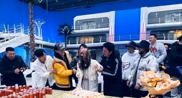 不讨喜女演员!9年22部剧,全是主角但无人在意!34岁仍待爆!