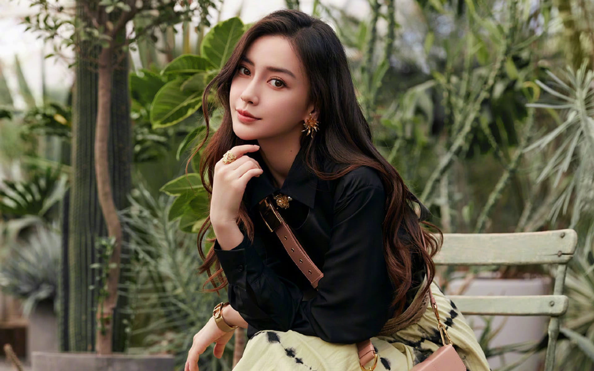 杨颖|杨颖试水大半年,《奔跑吧》打码戳破幻想,频频热搜却是自欺欺人