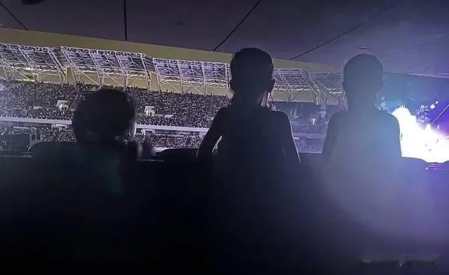 谢娜:结束带娃生活,3个女儿都上学后立志让自己的事业东山再起