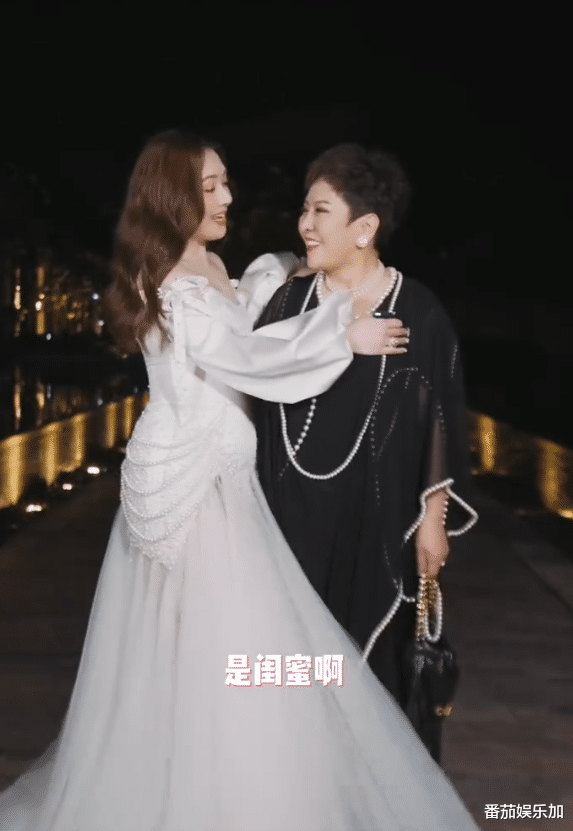 郭碧婷一家六口国外滑雪，被向太宠上天，向佐果然是捡来的