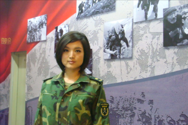 著名歌手白雪:与圈外精英丈夫离婚后,带娃再嫁完美小丈夫