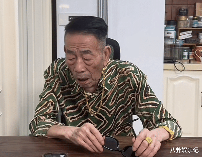 侯耀华闹剧升级!93岁杨少华犀利回应:海青都比他强,评论一边倒