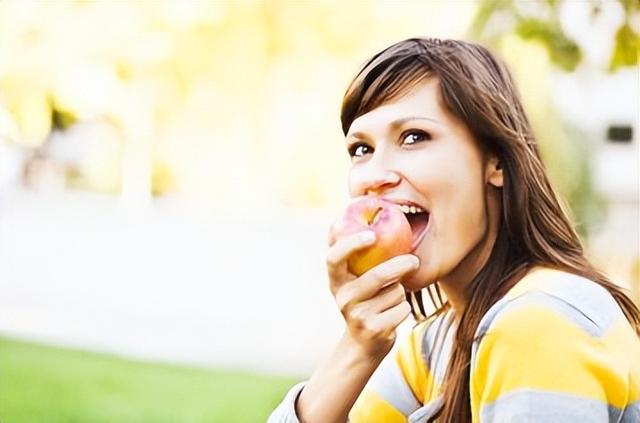 女生发胖最“猛烈”的3个时间段，若能避开，减肥或许会轻松一点