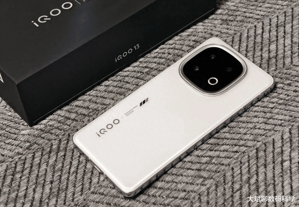 买手机不要抠抠搜搜,推荐4款骁龙8至尊版手机,可不只是性能强