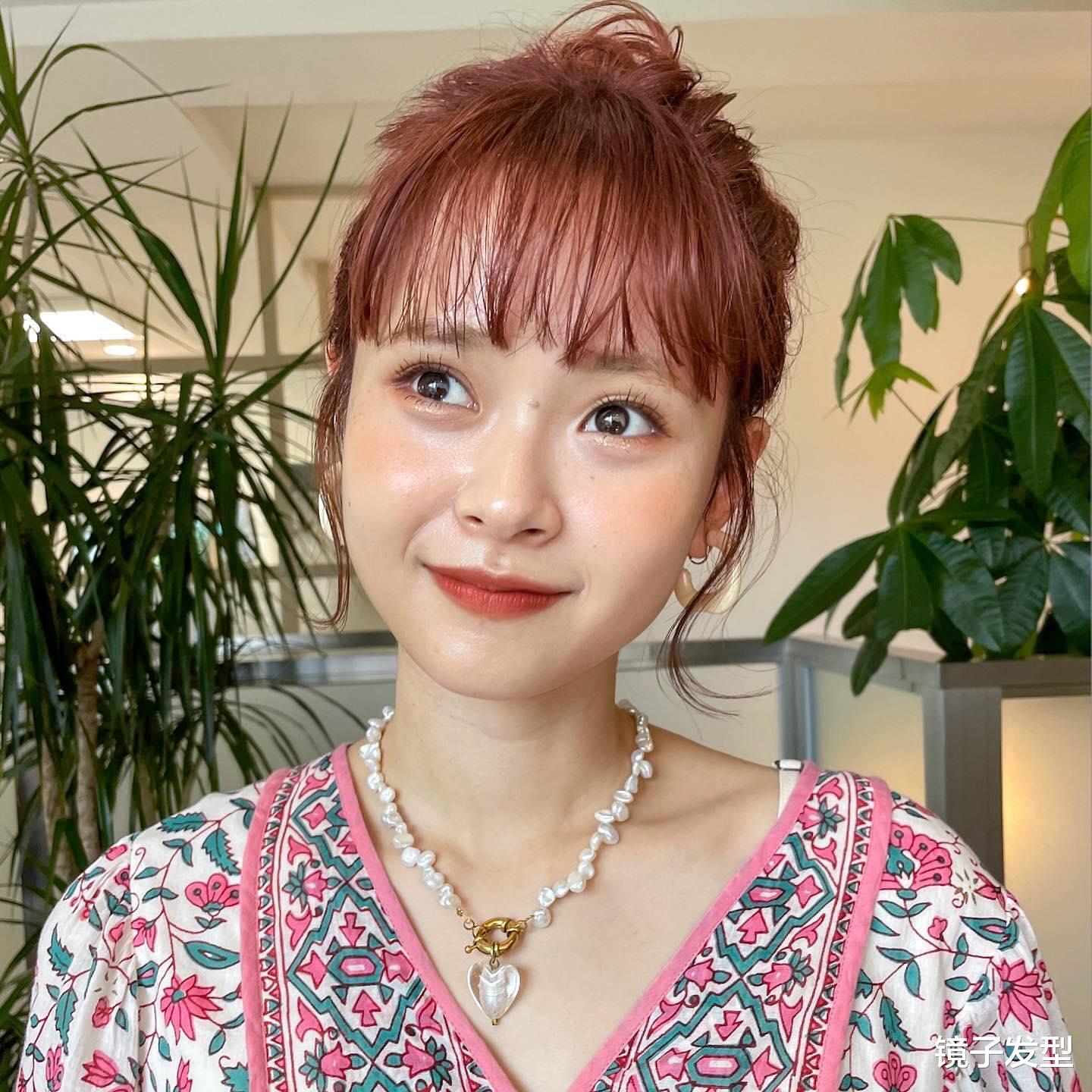 天热女发别乱整,不如试试扎个造型,又美又时尚