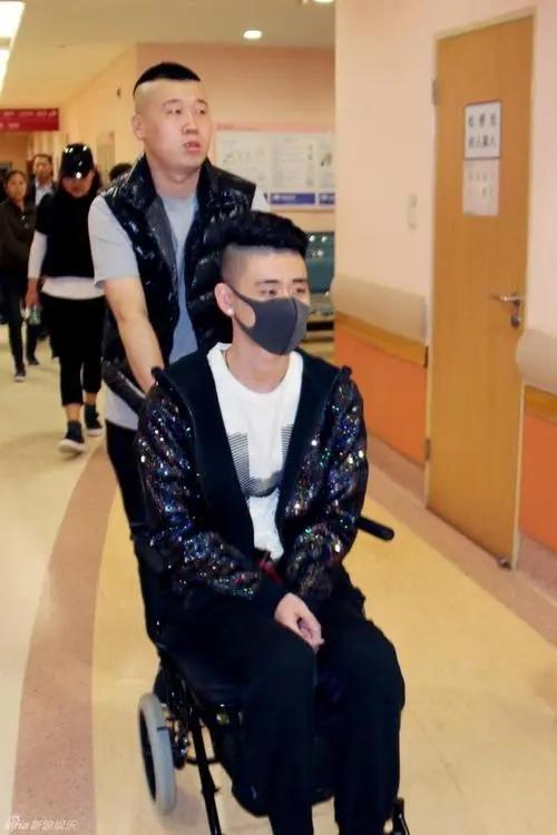 16年，郭德纲曾用百万救下的张云雷，如今张云雷恩将仇报？