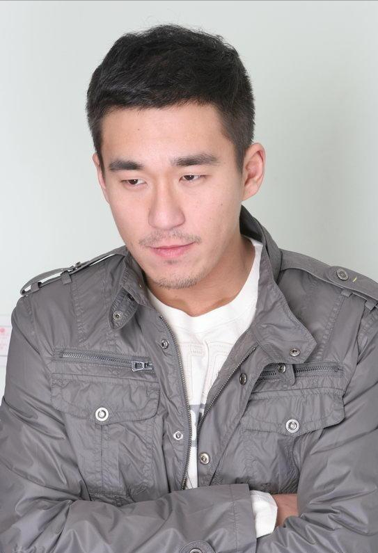 定居泰国、高调炫富,这一次再也没人能管住张默,连张国立也没辙