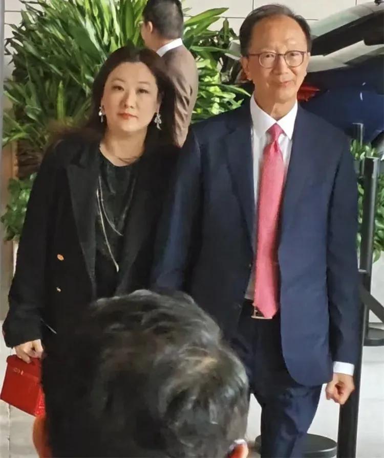 周大福家族千亿婚礼后火速办葬礼，防小三上位手段揭秘