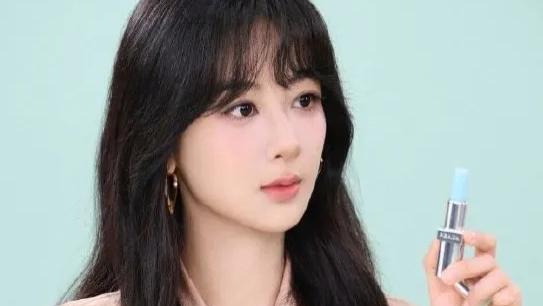 救命！她怎么越长越像赵露思啊...