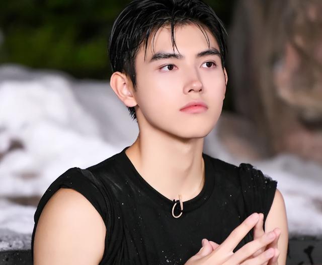 长得丑演技还烂，这6位捧不红的“关系户”，看着就让人闹心