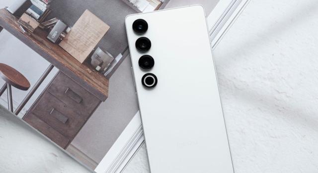 “4款性价比超高手机,配置媲美旗舰,快来捡漏!”