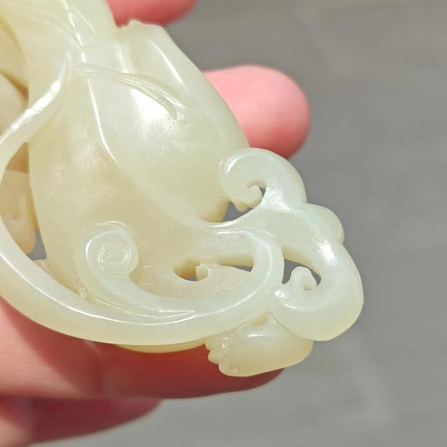 【螭】和田玉黄玉神兽把件