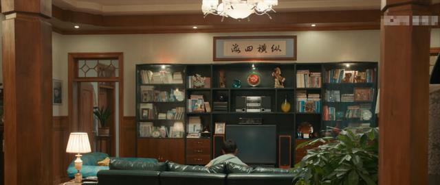 央视开播30集年代大剧!收视飙升全国第一,观众直呼:又一黑马剧