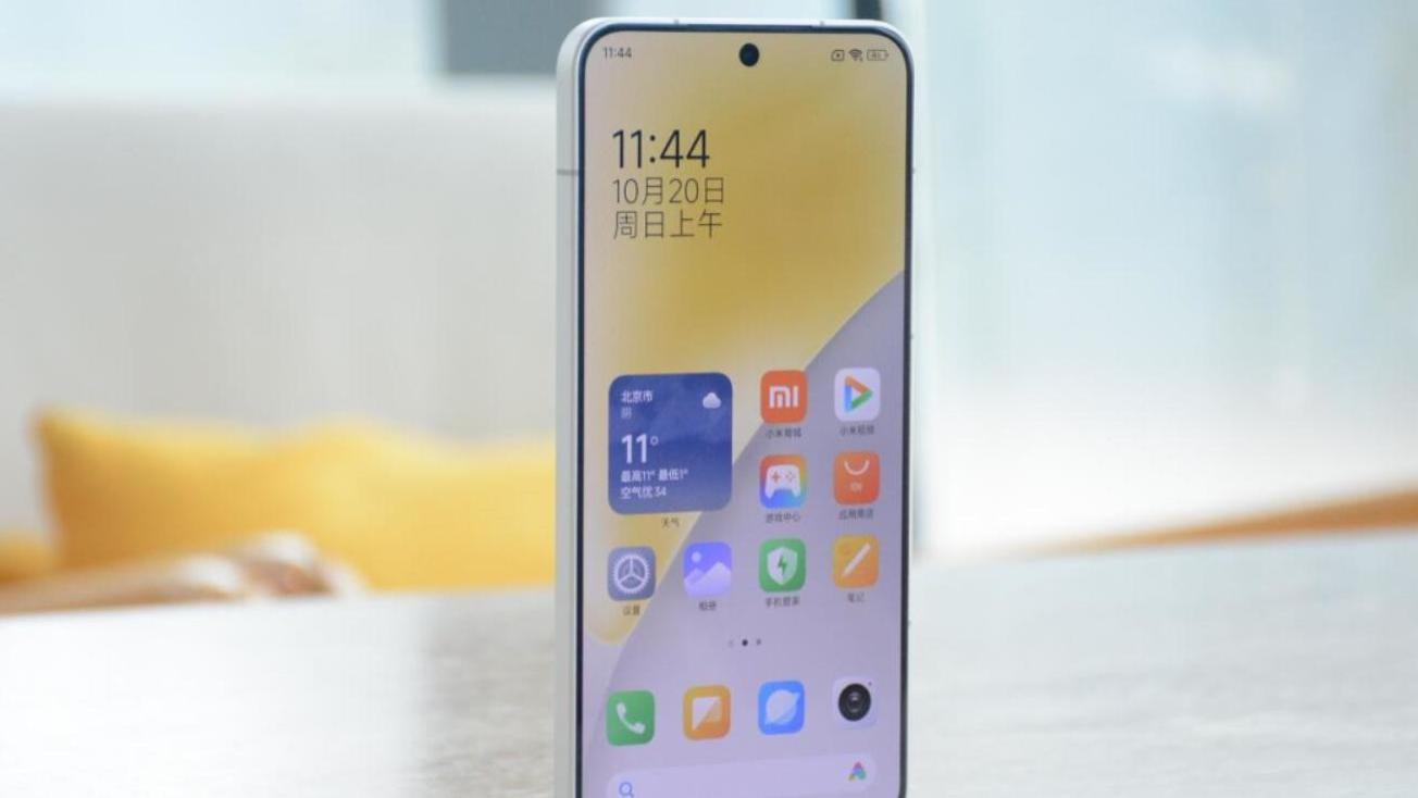 2025年绕不开的3款小直屏手机，价格比想象中还美好