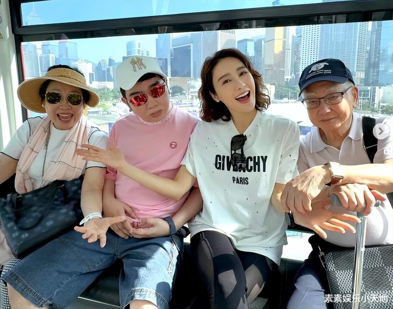 黎姿和49岁残疾弟弟露面:瘫痪17年花费数千万,穿粉色衣服状态好