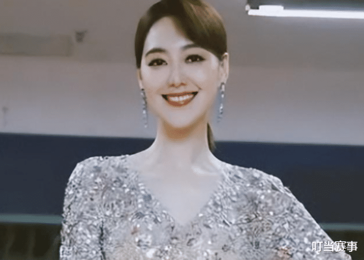 私生活混乱?遭央视“开除”?被传与小尼结婚的她,如今怎样了?