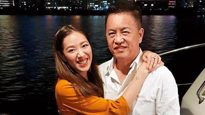 39岁刘伊心进医院待产，63岁富豪老公准备大礼，希望母女平安