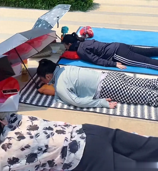 真的有那么神奇？女子称晒背2小时后排出宿便，不建议盲目跟风