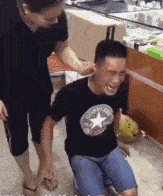 窦靖童要把王菲愁死了！剪莫西干发型秒变三毛，穿红绿撞色衣出行