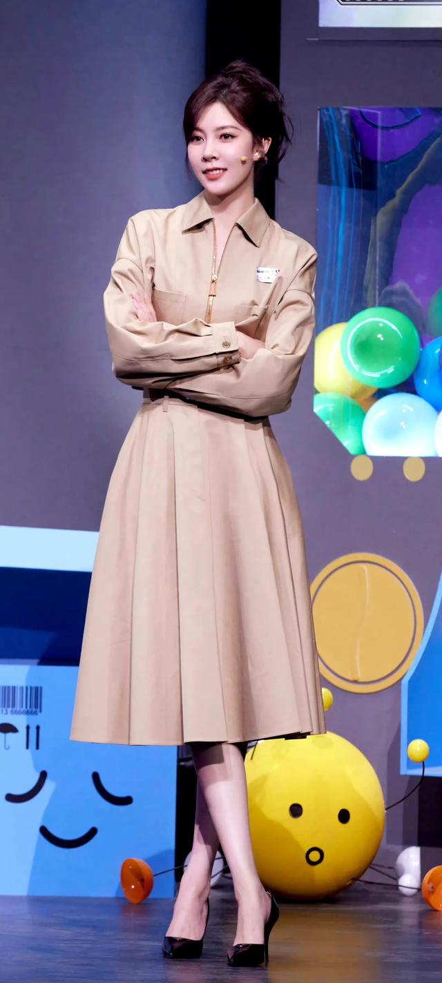 宋妍霏|宋妍霏初尝脱口秀