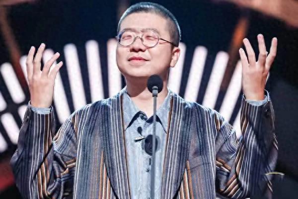 李诞及公司演员集体塌房遭封杀，直播再次翻红引热议