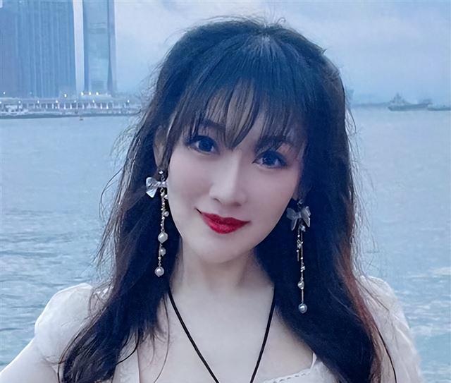 突发！40岁女歌手申烨不幸去世，提前写好讣告，多次登上央视舞台