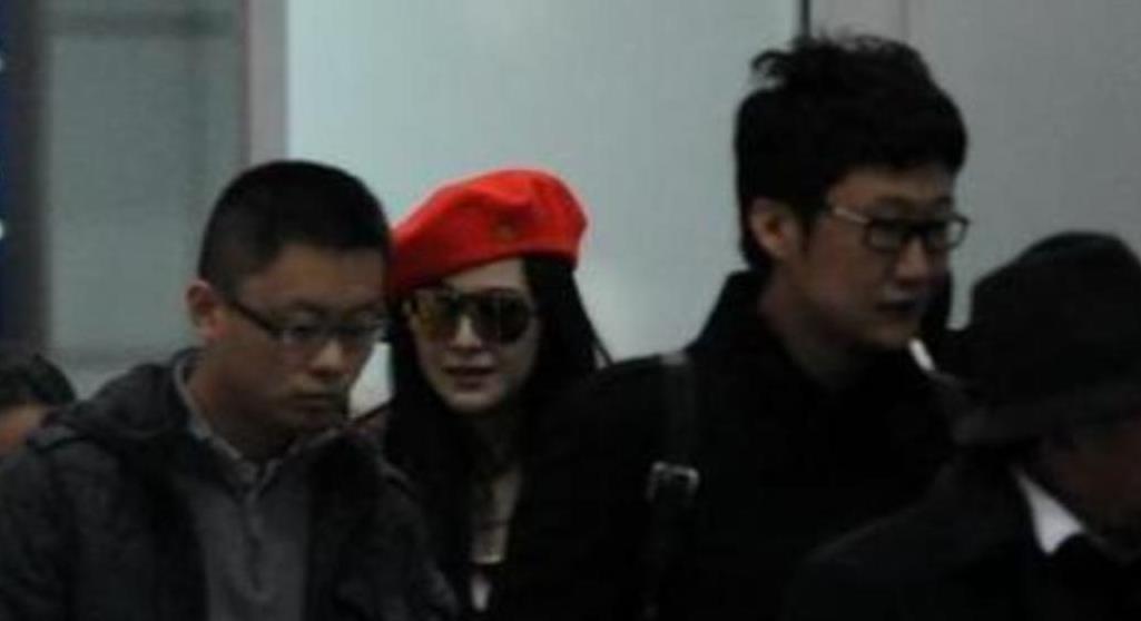 范丞丞又因衣服上热搜,却意外曝光姐姐新恋情?男友身份太意外