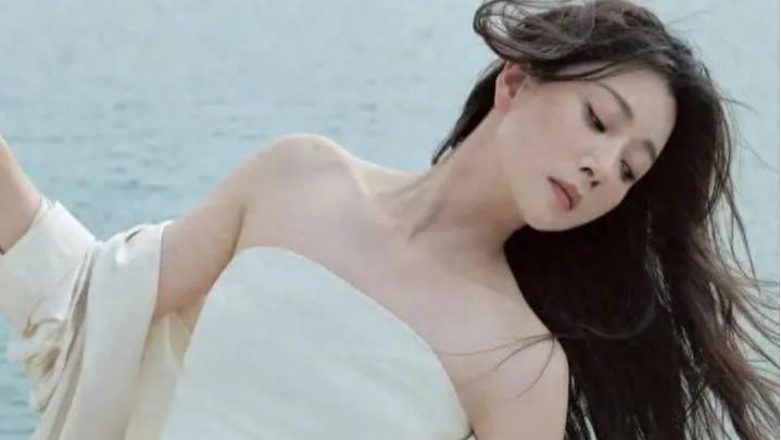 殷桃：女富豪的豪车生活与逆龄秘密，她究竟活出了多少岁的精彩？