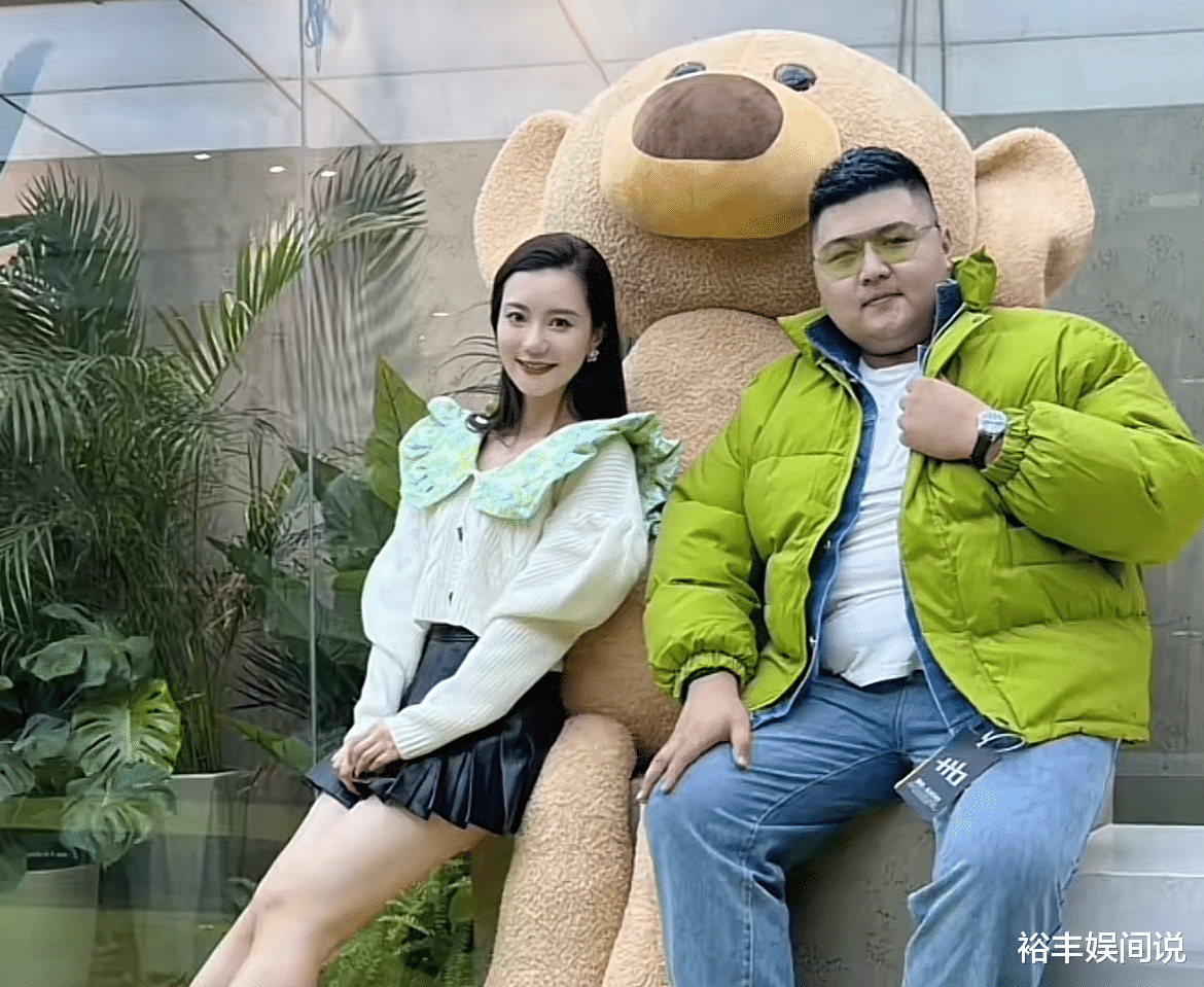 网红猴哥说车妻子泪洒直播间！惨被介绍对象否认离婚，曝更多内情