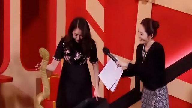 微博之夜礼物价格清单，比去年贵，李沁收的最值钱，关晓彤被吓傻