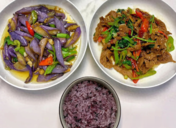 深圳34岁女子晒离婚后一人食晚餐，在网络上火了，网友：过于真实