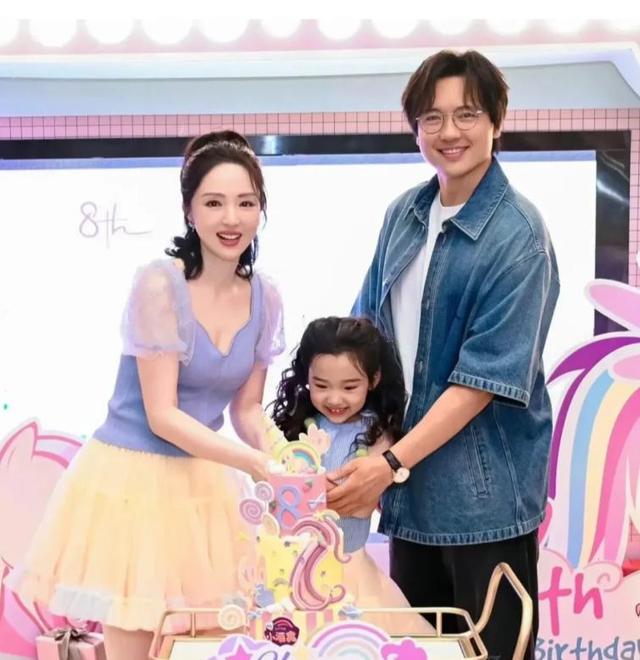 网友爆料，高云翔二婚妻子住天津梅江南，长相甜美可人十分低调