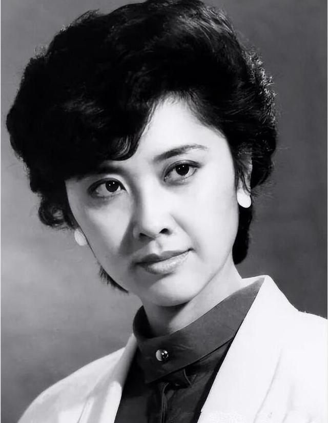 都说鹅蛋脸显圆润其实最富贵 这4位鹅蛋脸女星真的个顶个的貌美